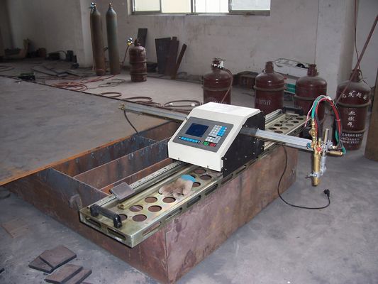 CNC φορητή τέμνουσα μηχανή φλογών, ελαφριά μηχανή Πολωνού για να κόψει το ελαφρύ πιάτο βάσεων Πολωνού